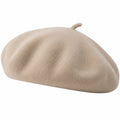 Béret classique beige avec design parisien